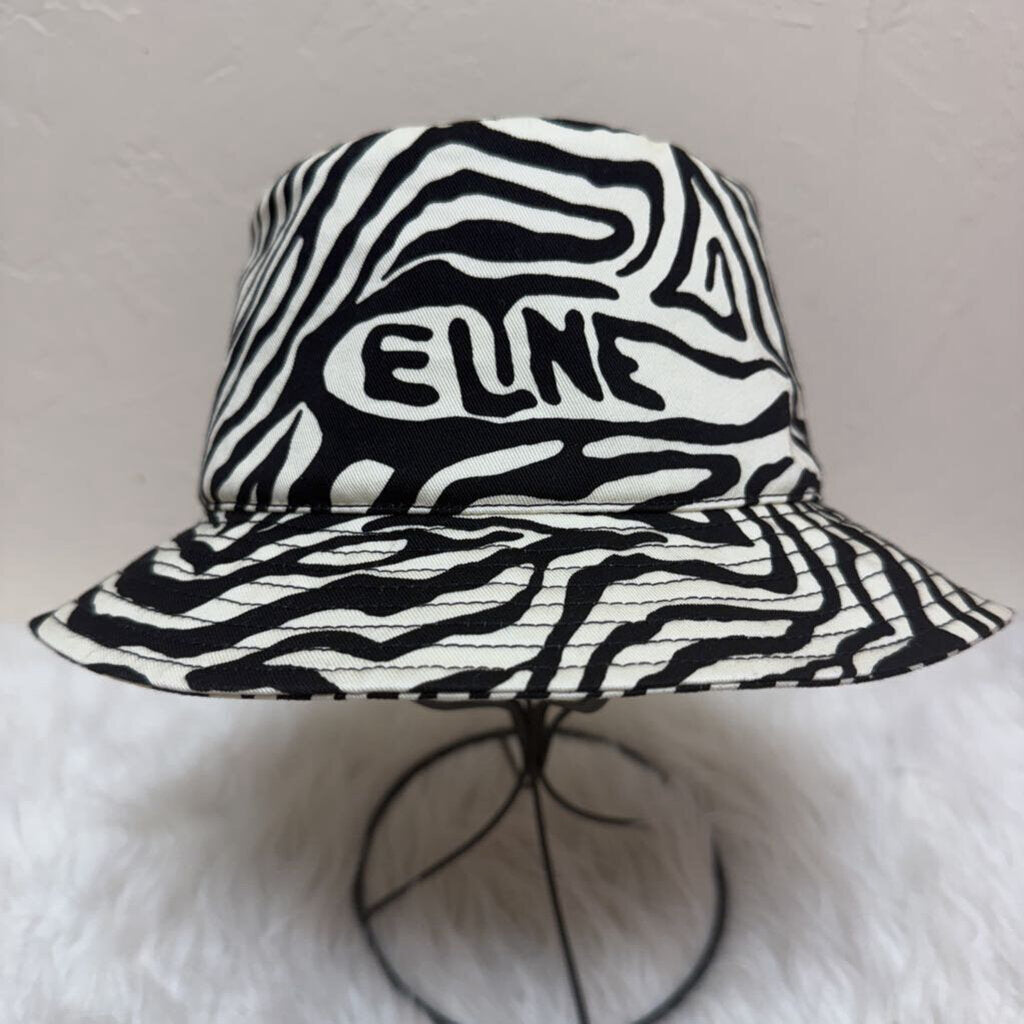 Bucket hat - NWT