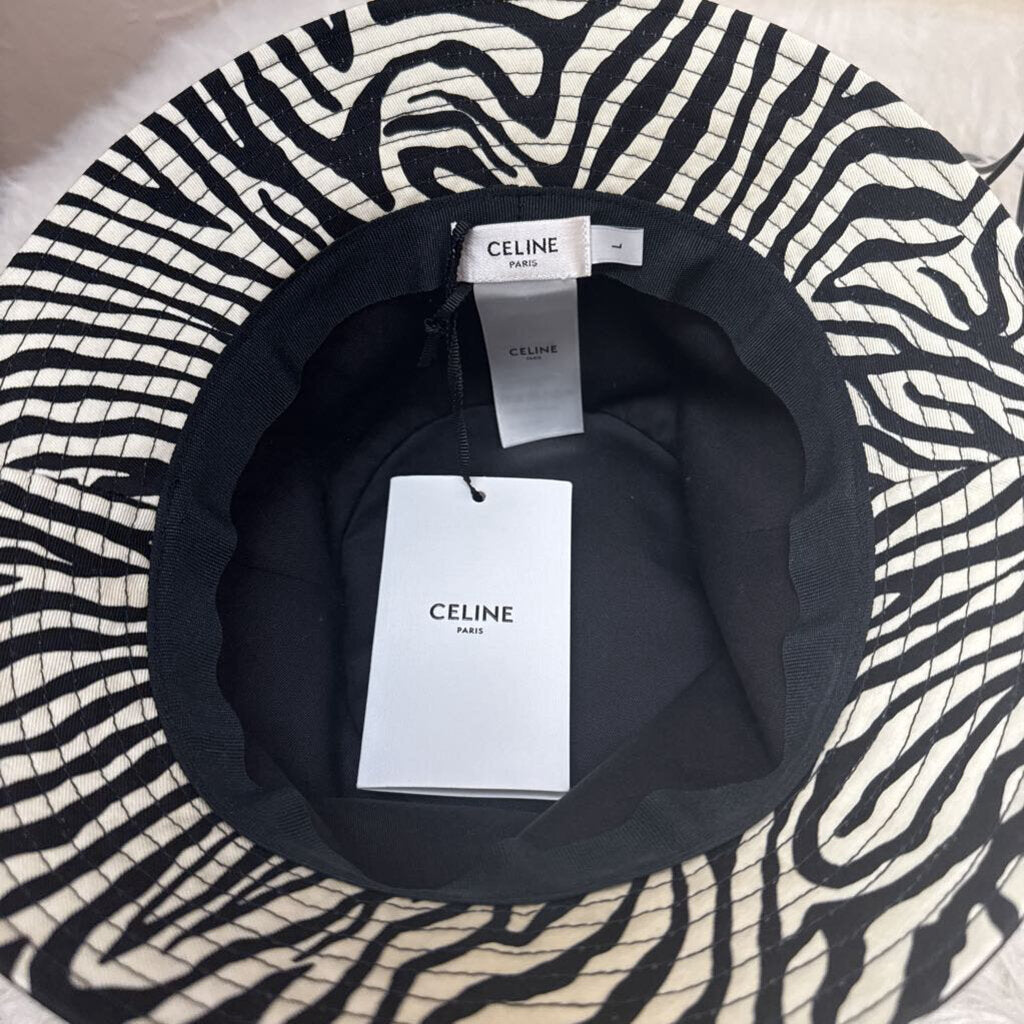 Bucket hat - NWT