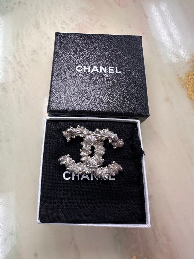 Crystal Baguette CC Brooch Gold