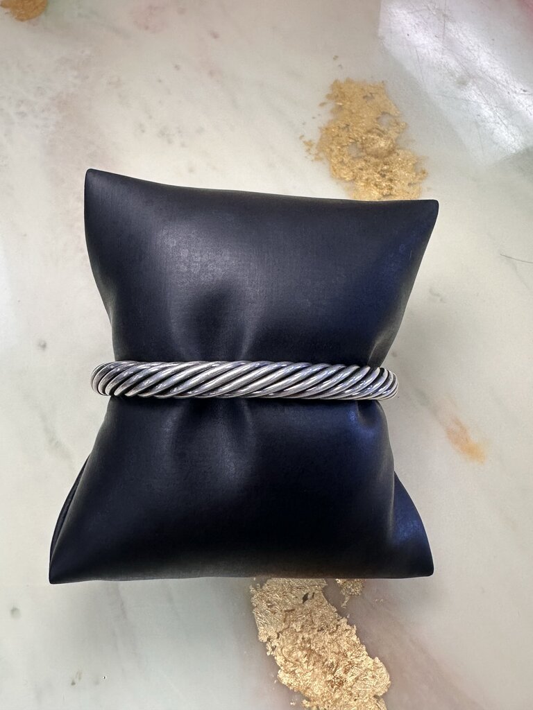 Cable Bracelet with Black Onyx and Diamonds