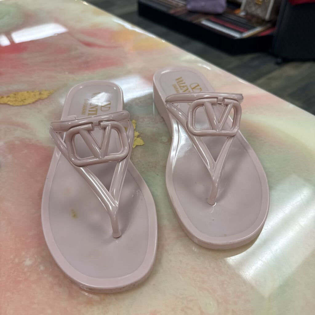 2025 V-Logo Signature Rubber Thong