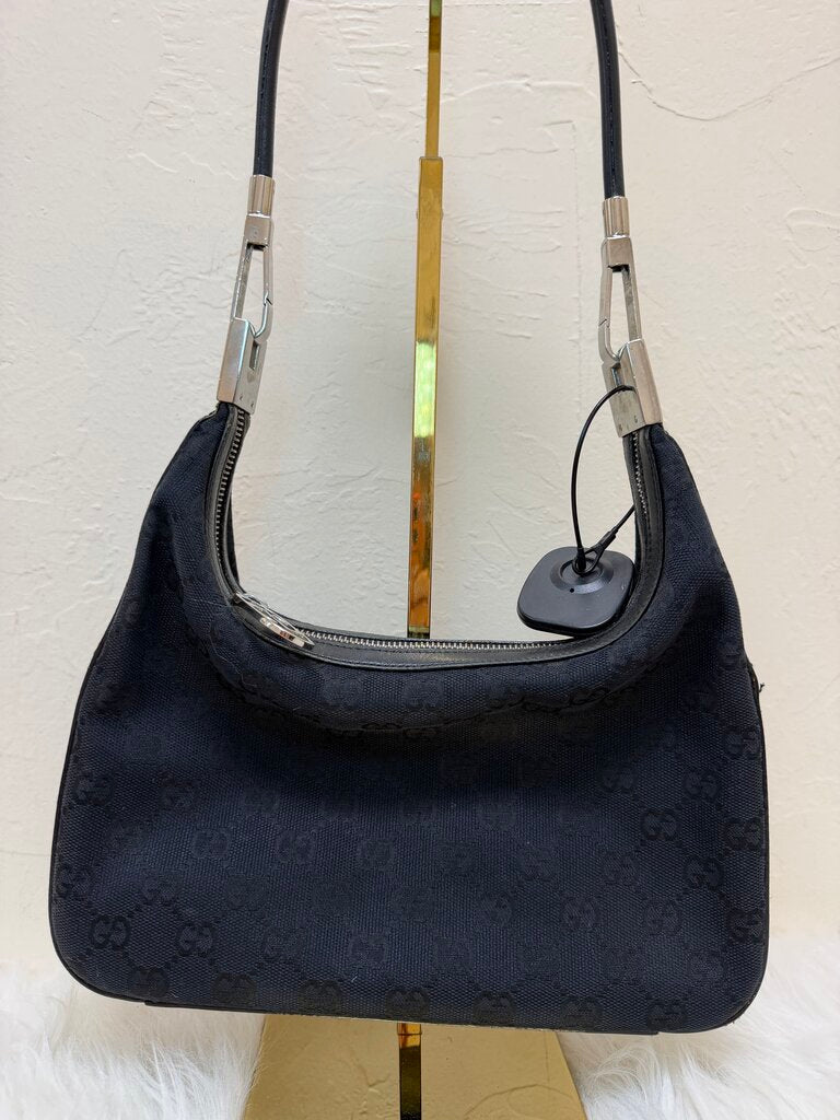 GG Canvas Shoulder Bag