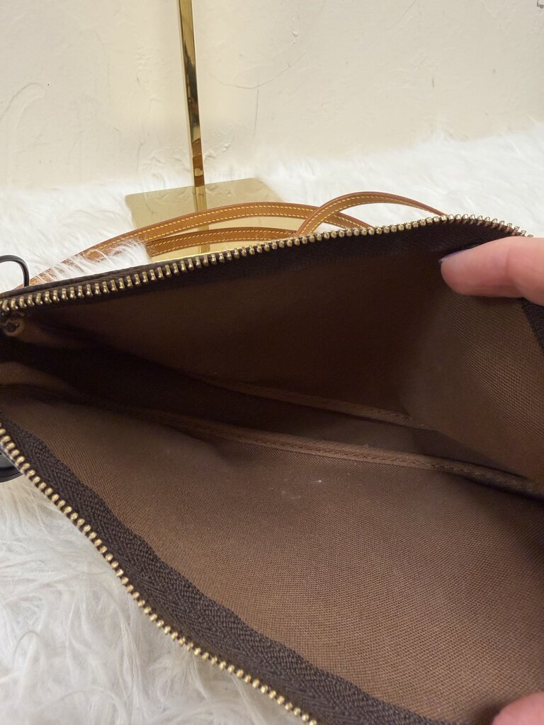 Monogram Pochette