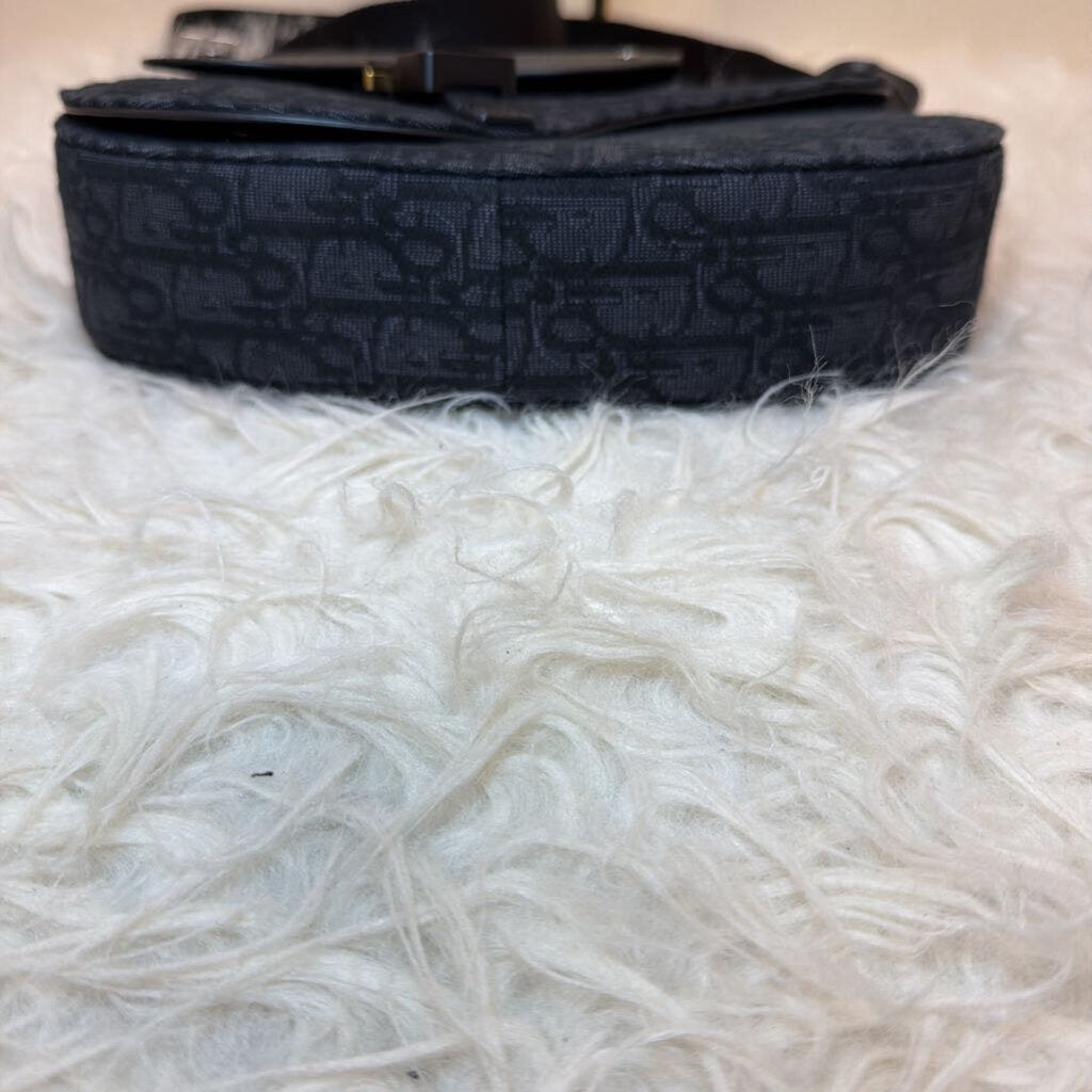 Black Oblique Jacquard Saddle Messenger