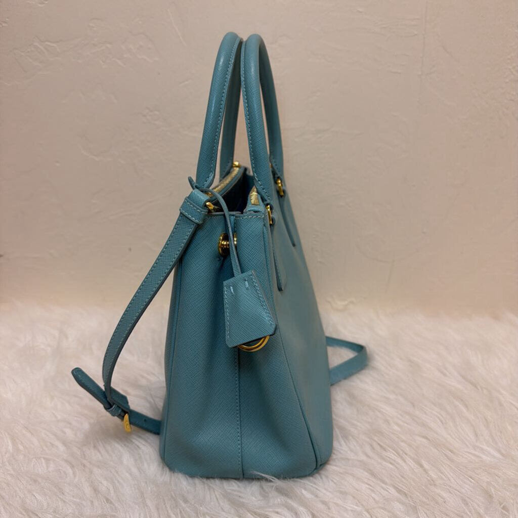 Saffiano Leather Galleria Double Zip Medium