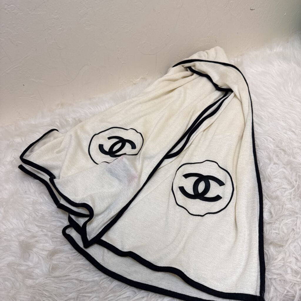 Ivory and Black Stole