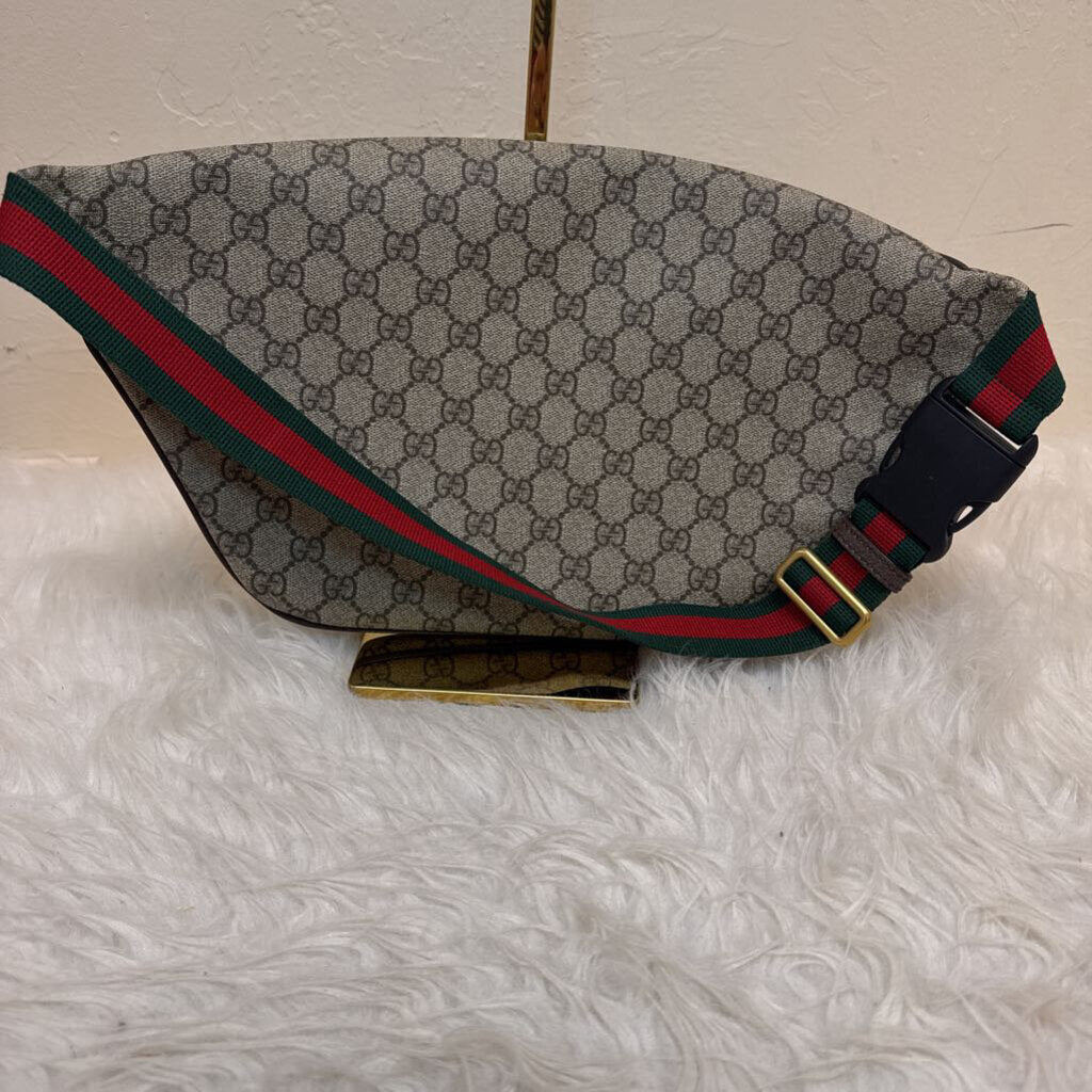 Courrier GG Supreme Canvas Belt Bag