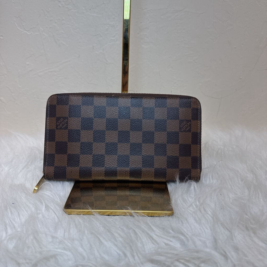 Zippy Wallet in Damier Ebene