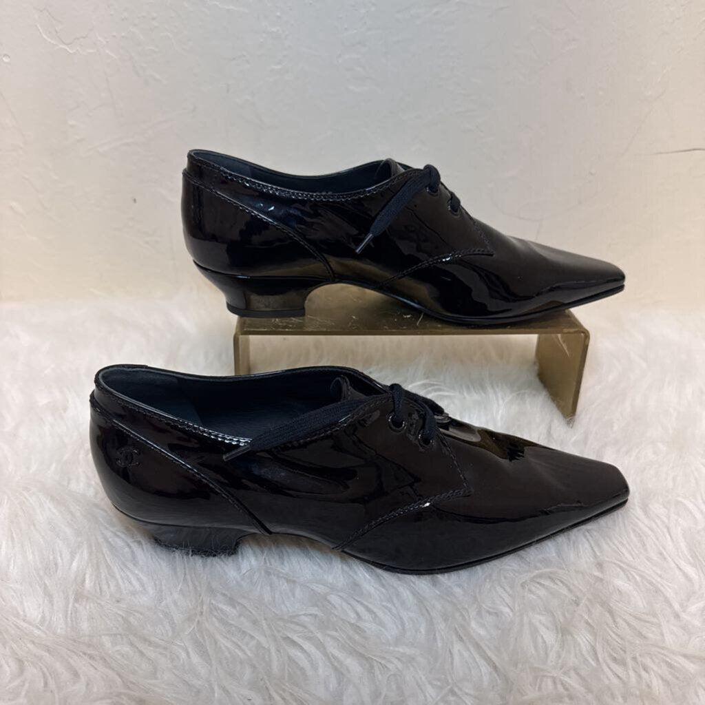 Patent Leather Lace-up Oxfords