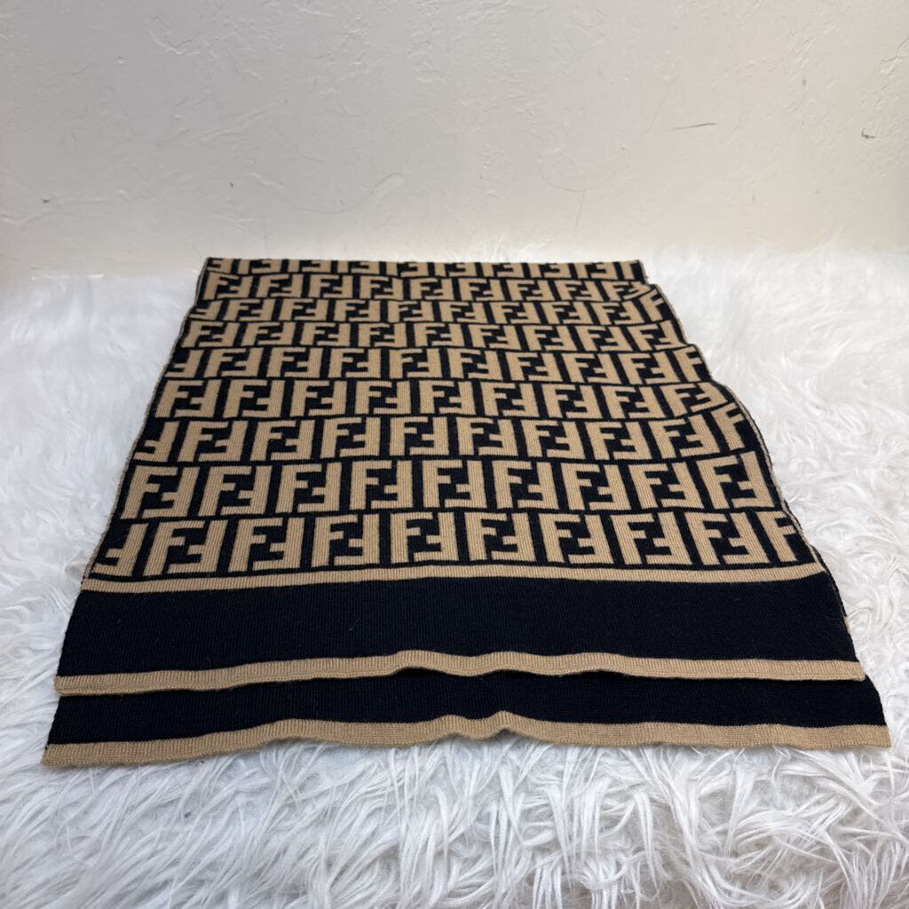 Zucca Scarf