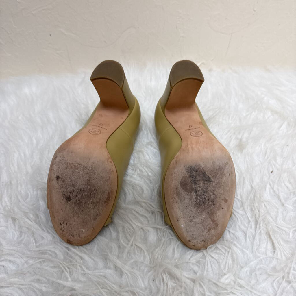 Calfskin With Chain