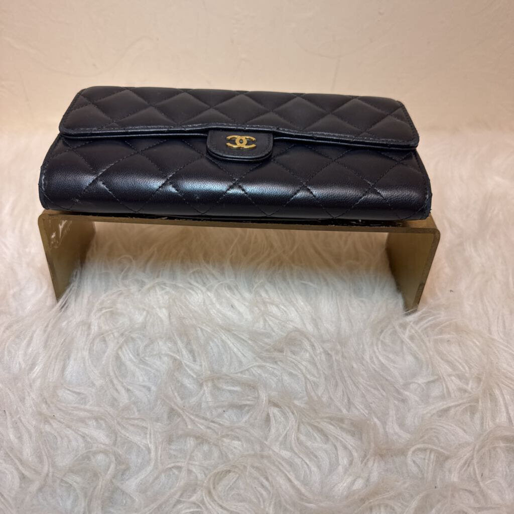 Quilted Lambskin Classic Flap Wallet