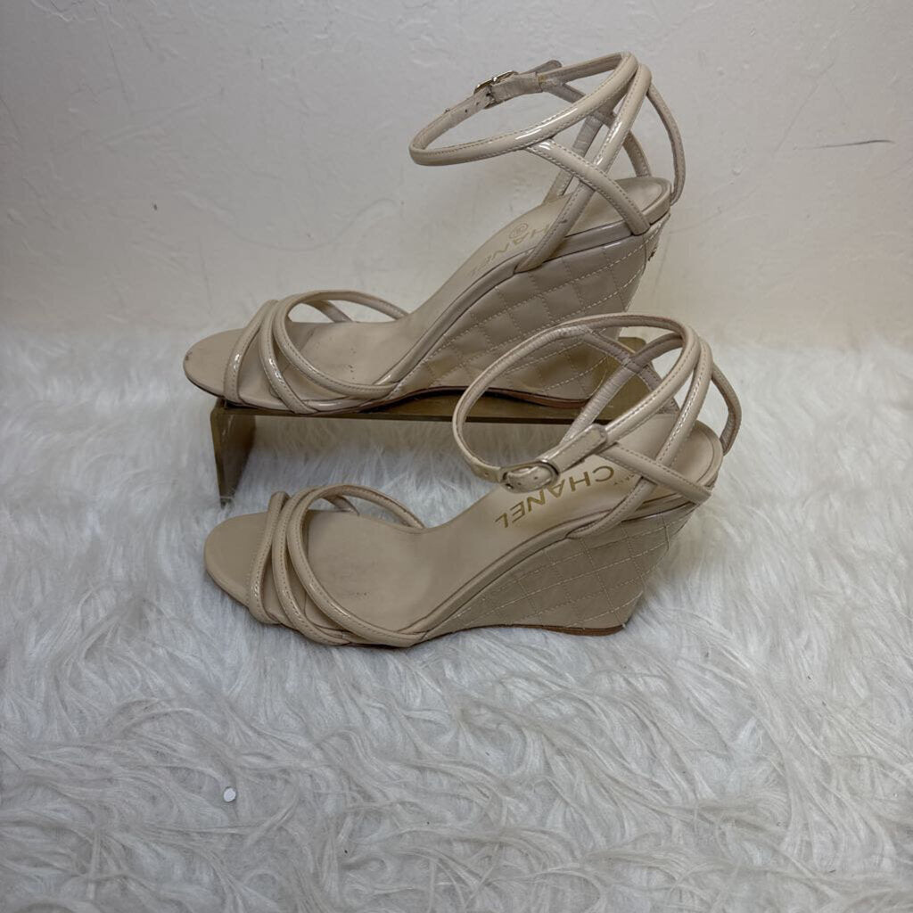 Quilted Leather Beige Wedge Sandal