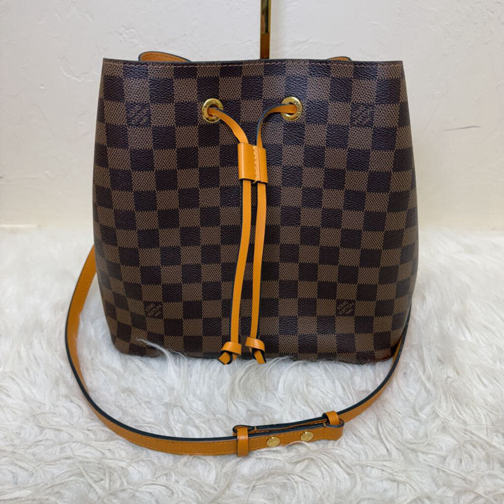 Damier NeoNoe MM Bucket w/ Drawstring
