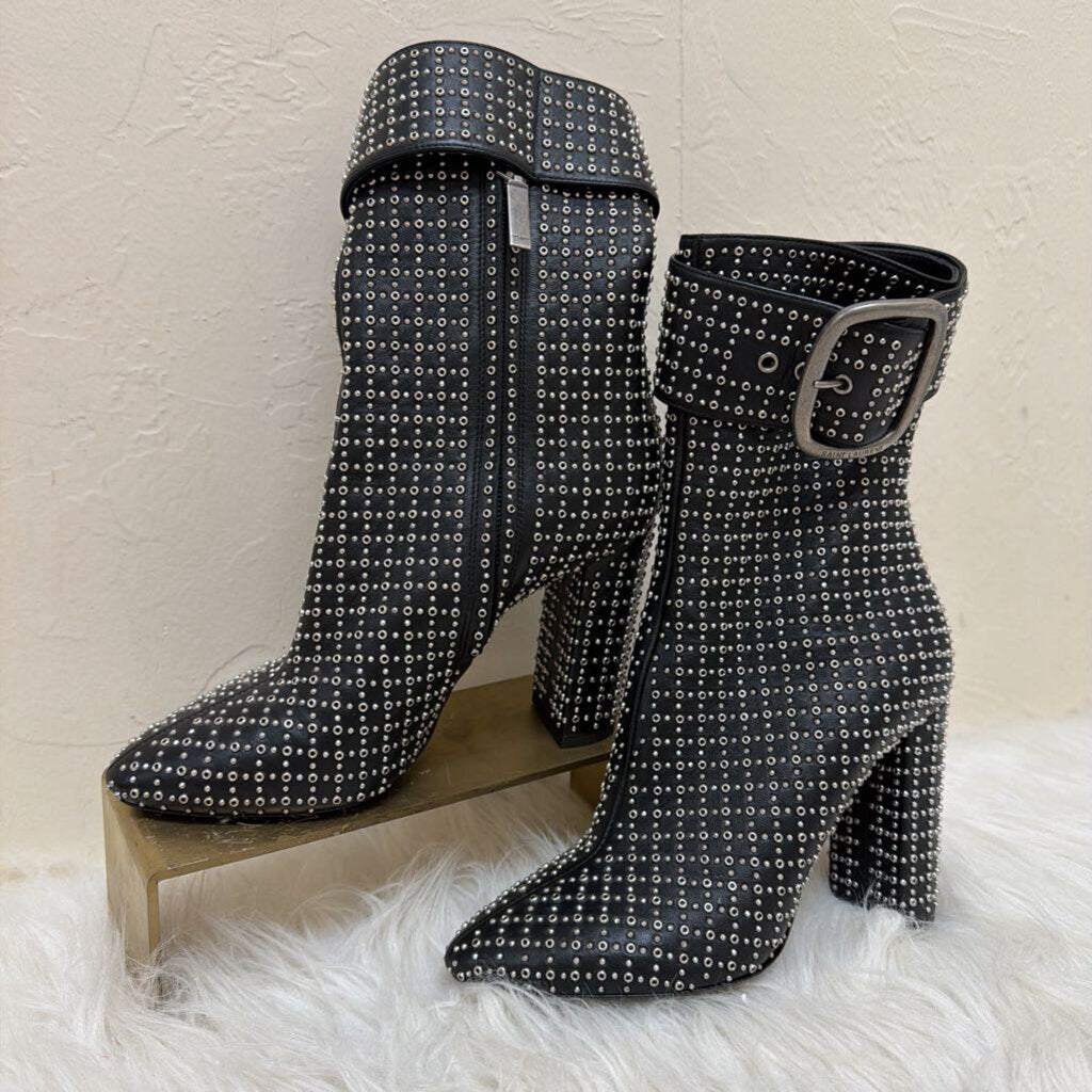 Joplin boot with silver stud