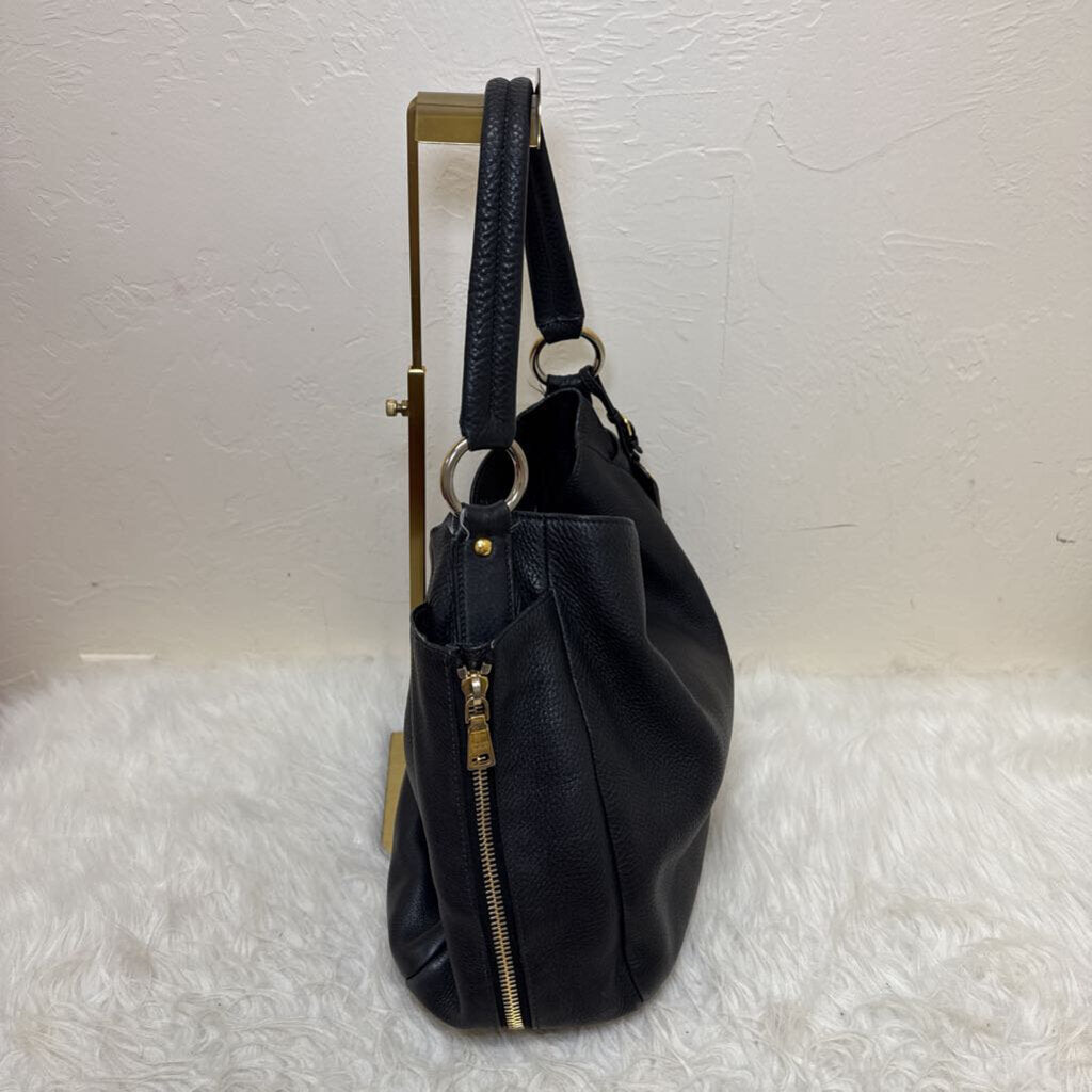 Side Pocket Zip Hobo in Vitello Pebbled Leather