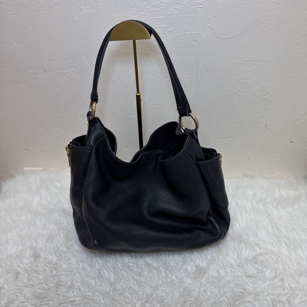 Side Pocket Zip Hobo in Vitello Pebbled Leather