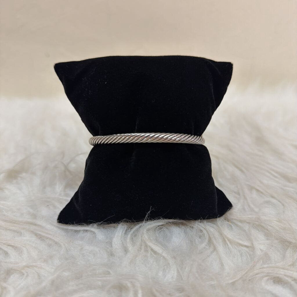 Buckle Classic Cable Bracelet