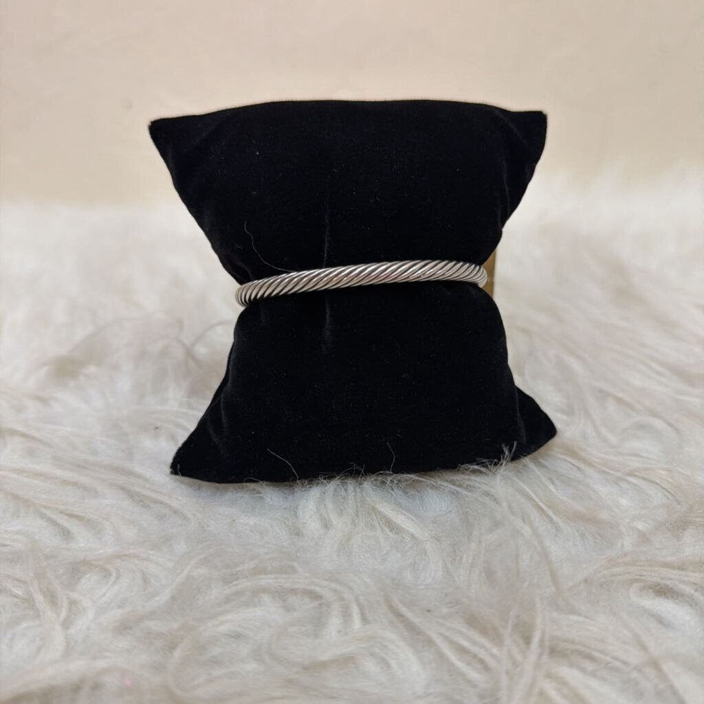 Buckle Classic Cable Bracelet