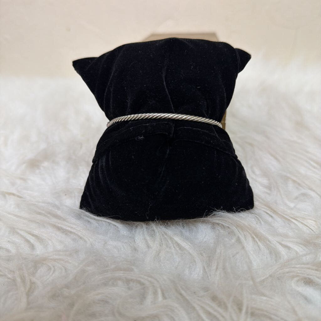 Petite Pave Metro Bar Bracelet