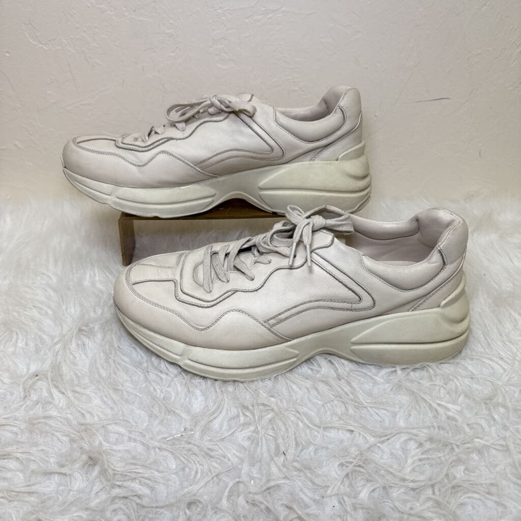 Rhyton Leather Sneakers