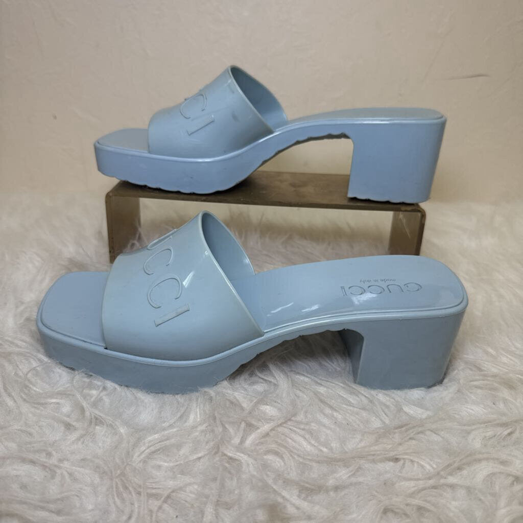 Rubber platform slides