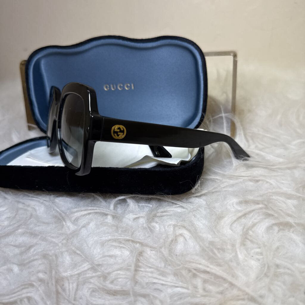 Interlocking GG Oversized Square Sunglasses