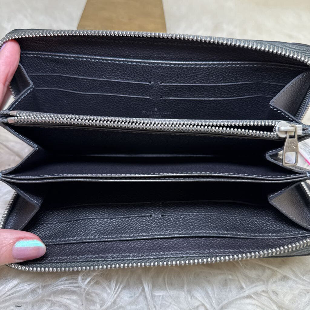 Empreinte Studded Zippy Wallet