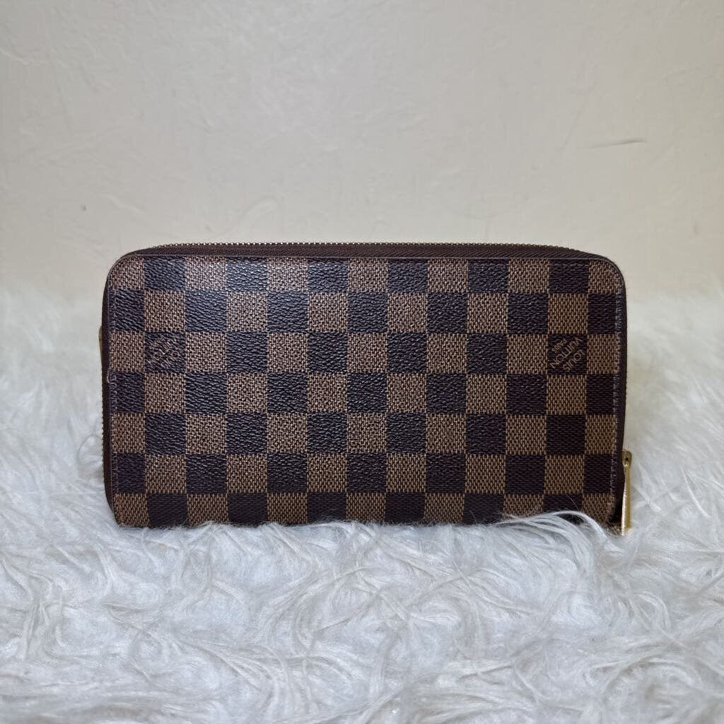 Damier Ebene Zippy Wallet