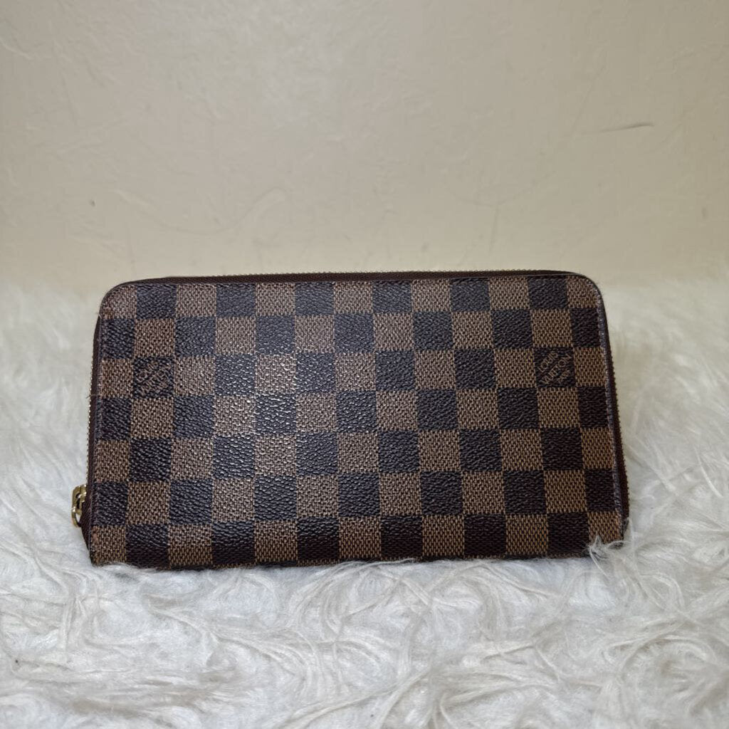 Damier Ebene Zippy Wallet