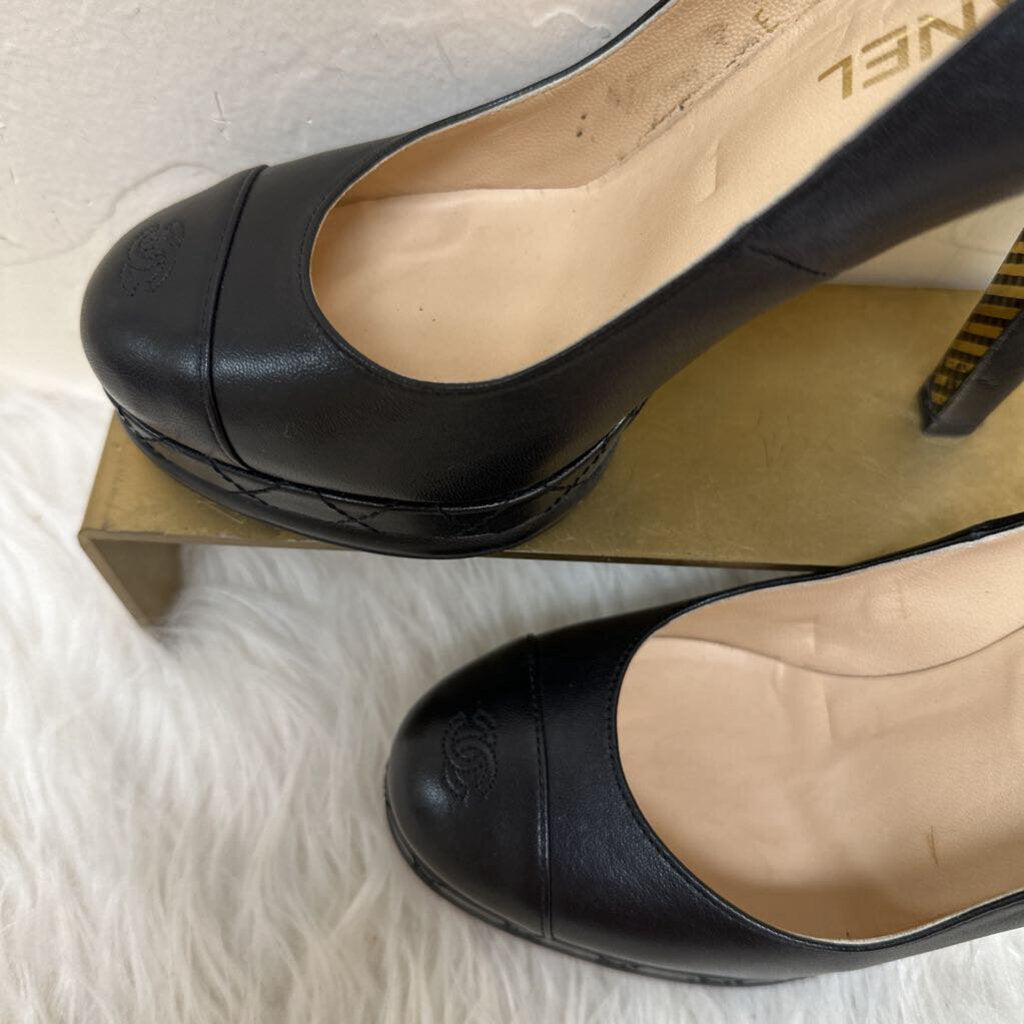 Leather Interlocking CC CapToe Platform Pump