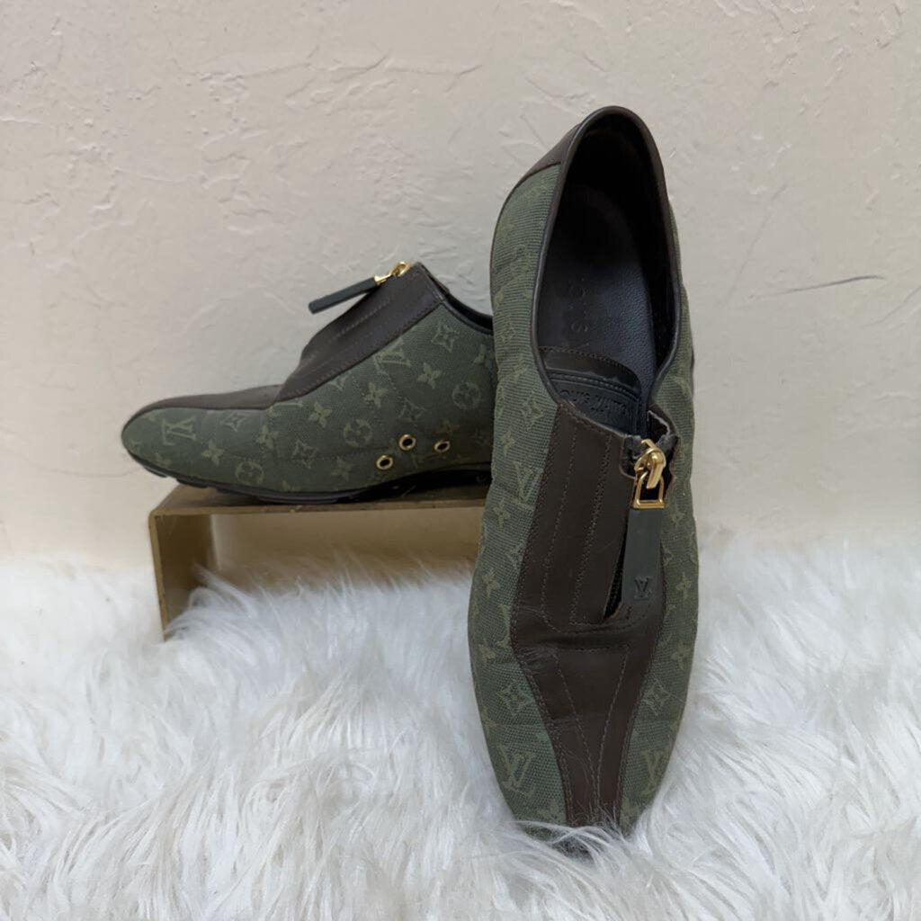 Monogram Front Zip Up Low Top Sneakers