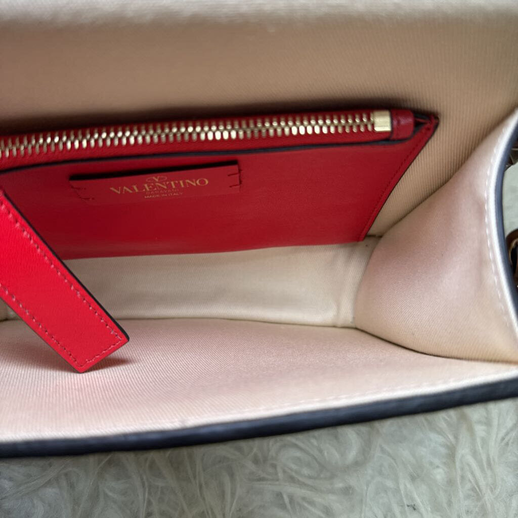 Rockstud Raffia and Leather Crossbody