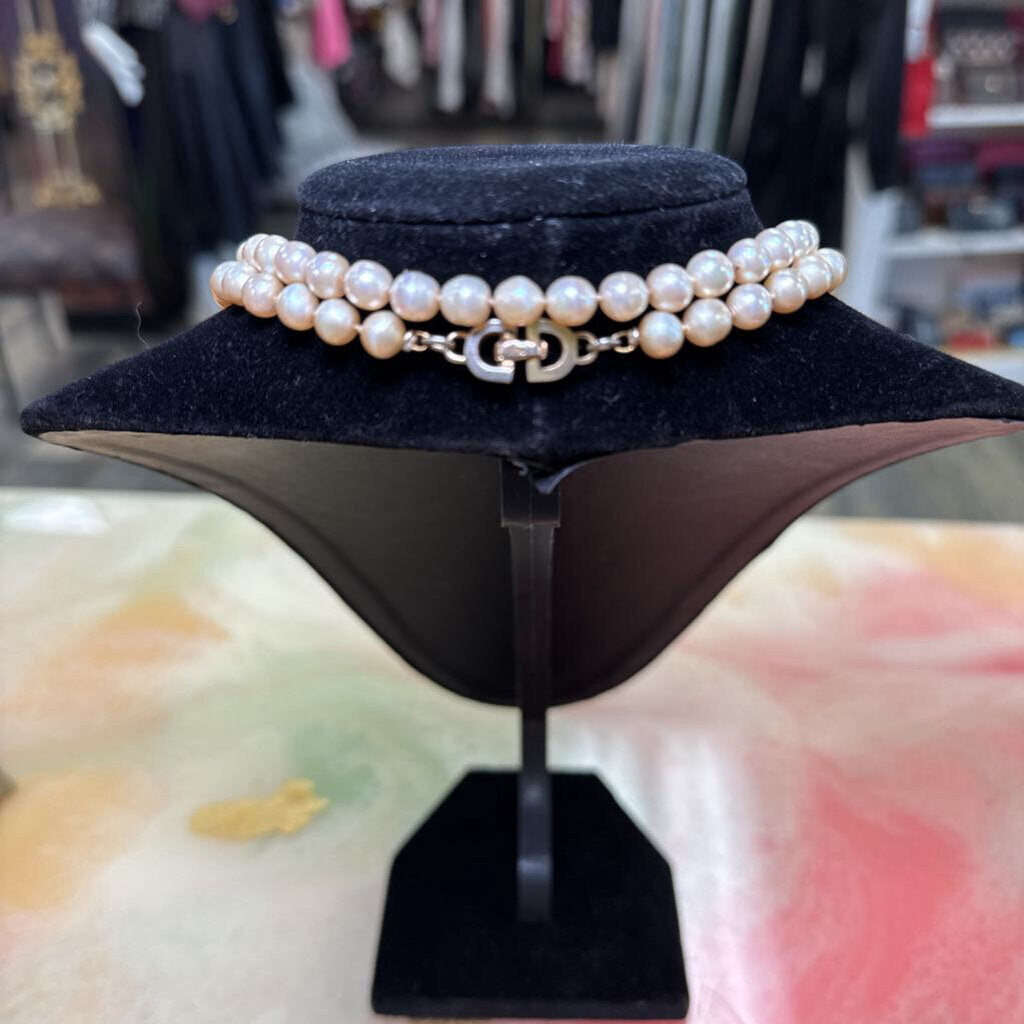 Pearl Necklace with Gold Finish CD Clasp