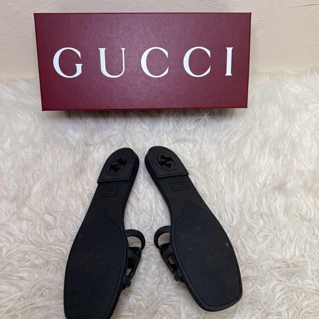 Interlocking G Slide Sandals