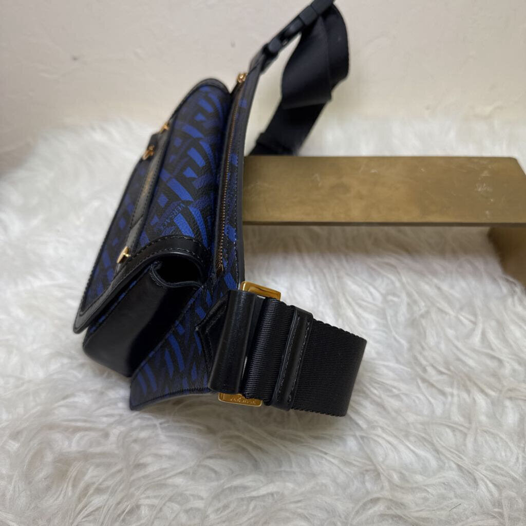Geometric La Greca Pattern Belt Bag