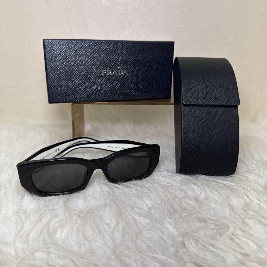 Black Square Frame w/ Black/White Arms